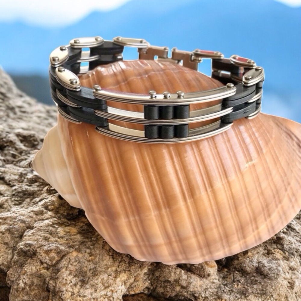 🆕Stainless Steel and Rubber Bracelet
